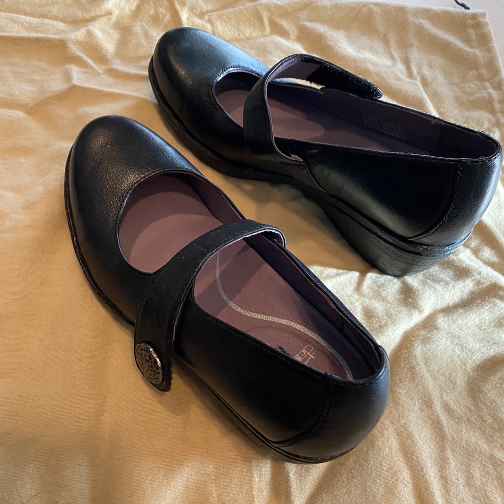 Dansko Women’s Shoes